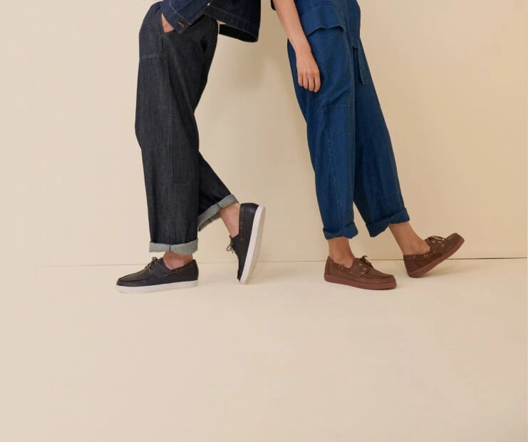 No cramped toes. No pressure points. Just natural walking comfort.